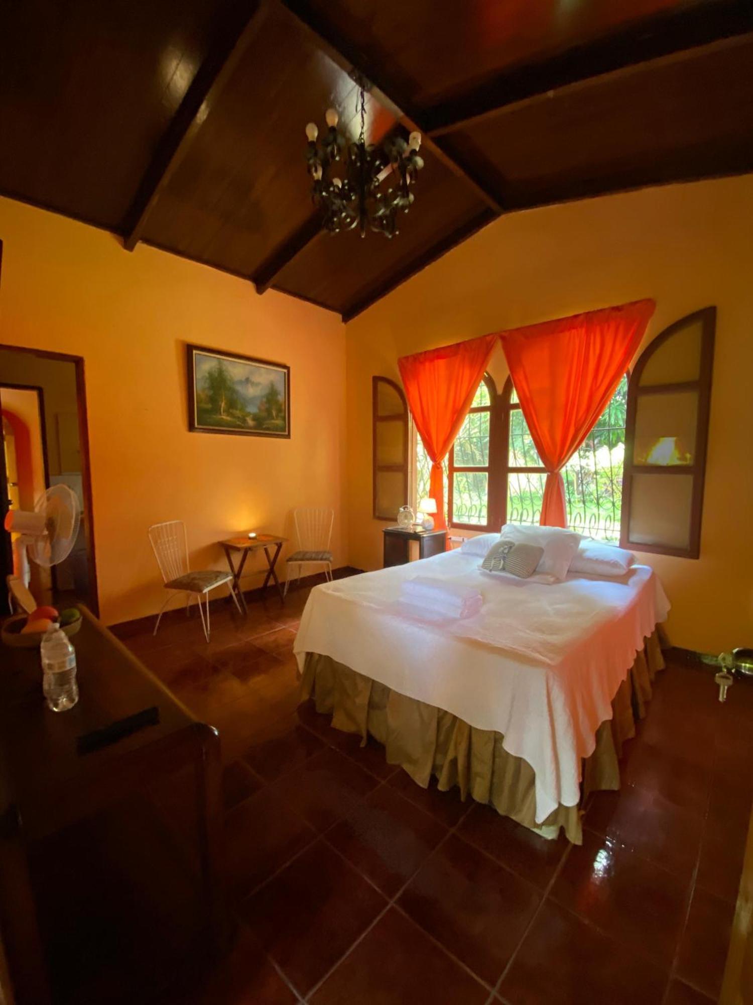 Inn Rustico San Salvador